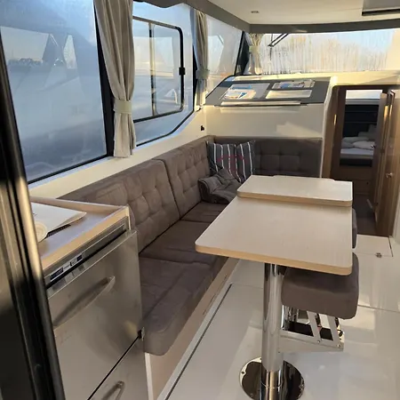 Stilvolle Bootsunterkunft Fuer Bis Zu 4 Personen * Kolonie Zern