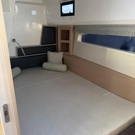 Hotel en barco Stilvolle Bootsunterkunft Für Bis Zu 4 Personen *
