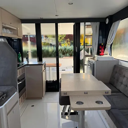 Stilvolle Bootsunterkunft Für Bis Zu 4 Personen