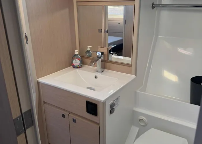 Stilvolle Bootsunterkunft Für Bis Zu 4 Personen * Kolonie Zern